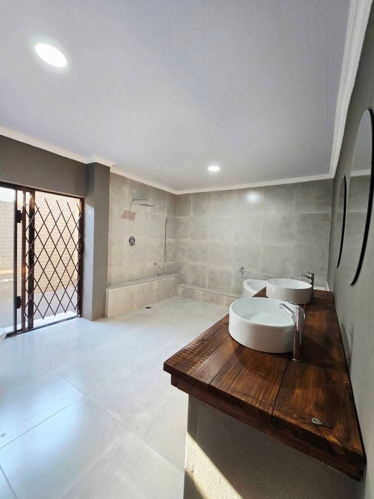 5 Bedroom Property for Sale in Irene Park North West